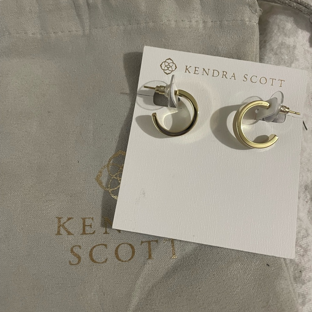 Kendra Scott hoops